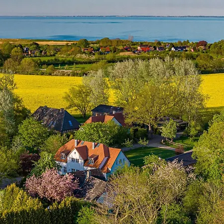 Traumhafter Vierseitenhof In Ostseenaehe Fuer Workshops, Seminare Und Retreats * Pommerby (Gelting)
